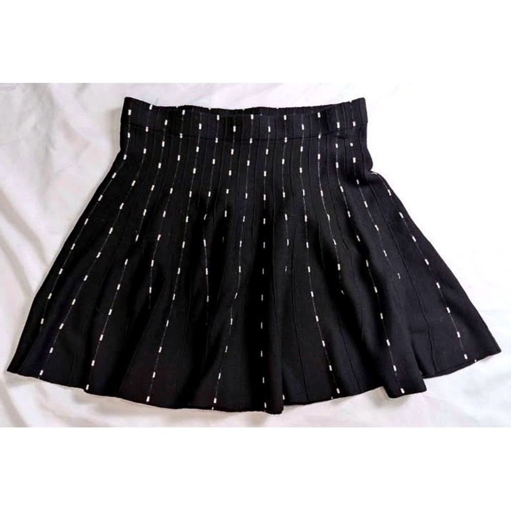 Candie's ~ Knit Skirt ~ Size Small‎ ~ Black/White Striped/Pleated/A-Line/Mini